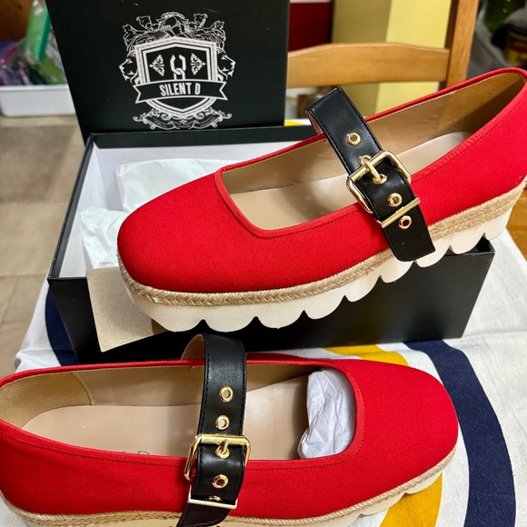 ANTHROPOLOGIE Silent D Sporty Mary Jane Flats NWT Size US 8-8.5 / EU 39 - Picture 1 of 7